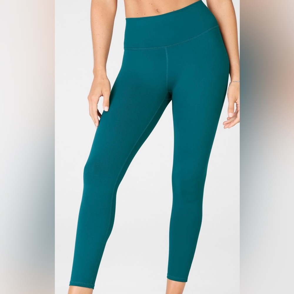 NWT Fabletics Women's  High-Waisted Side Pockets 7/8‎ Leggings Small  Blue